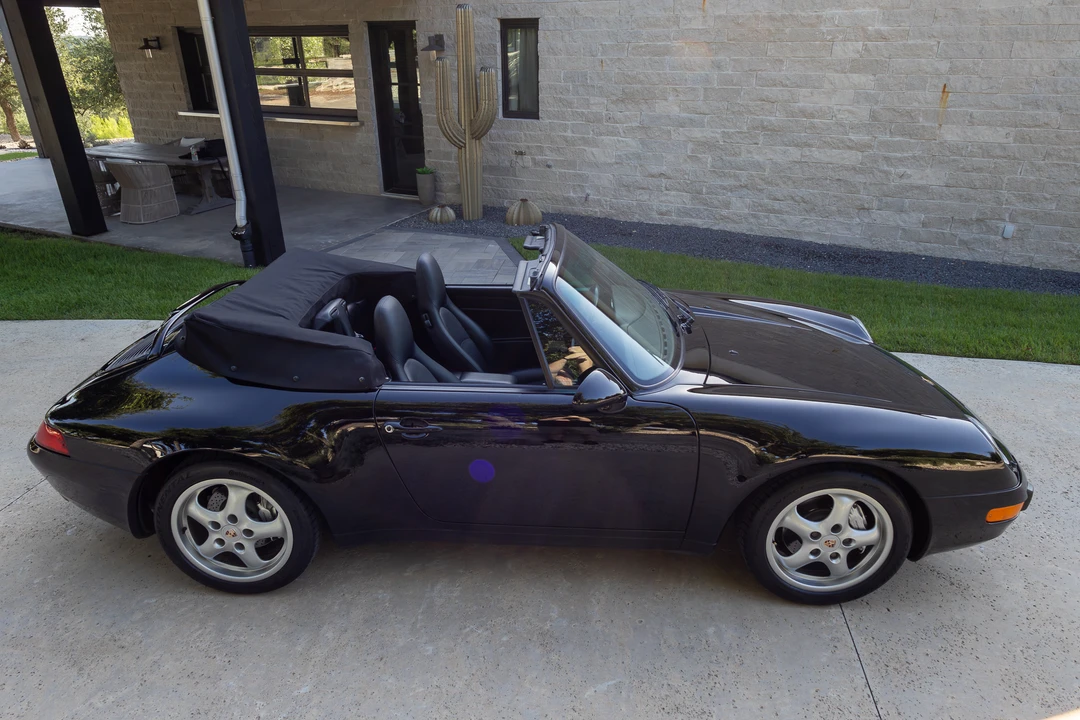 1996 Porsche 993 Carrera 4 - Image 10 of 31