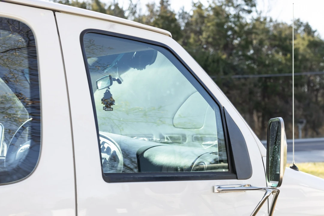 1997 Ford Econoline Van - Image 15 of 31