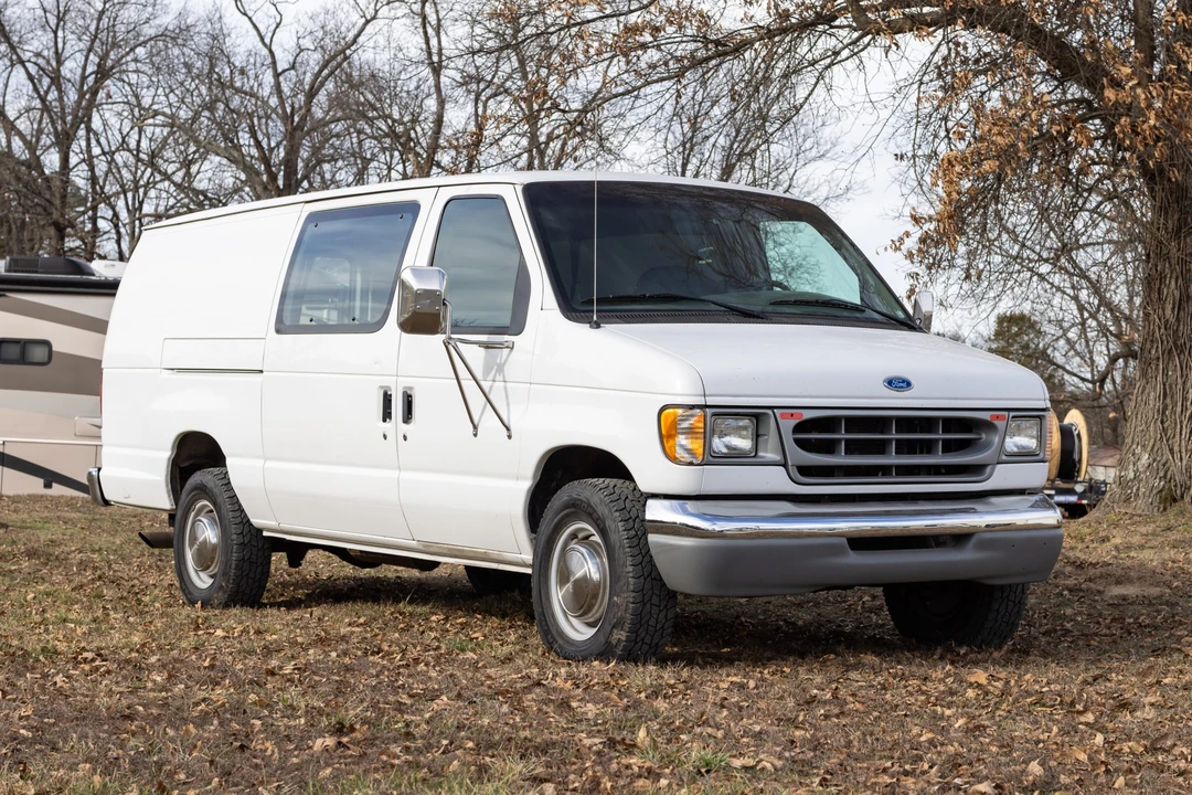 1997 Ford Econoline Van - Image 2 of 31