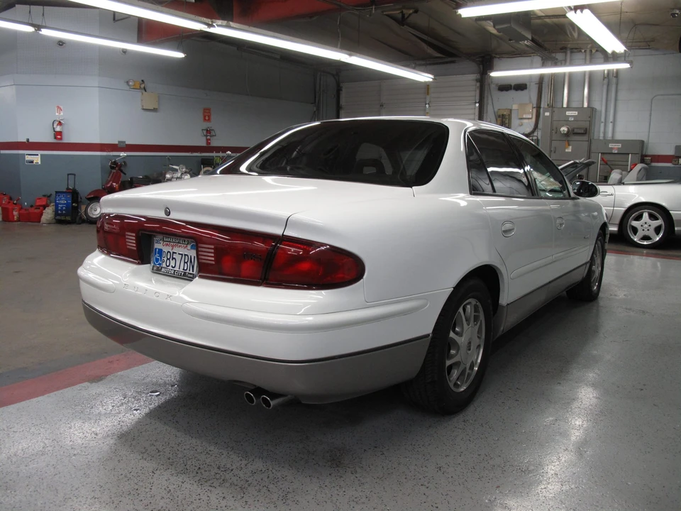 1998 Buick Regal - Image 14 of 31