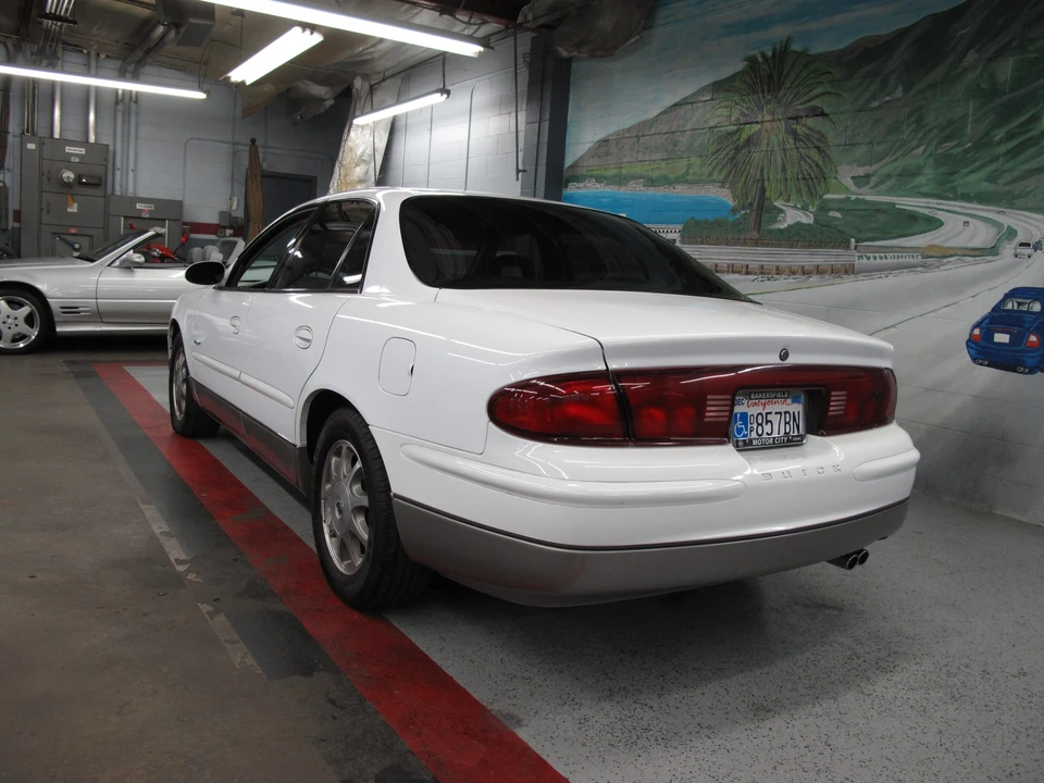 1998 Buick Regal - Image 8 of 31