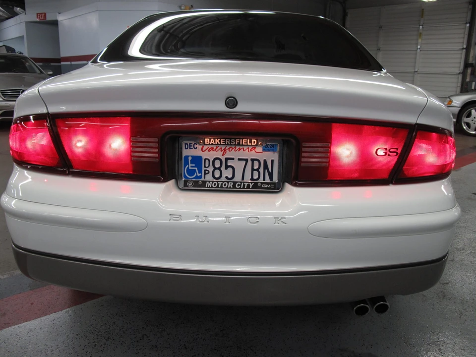 1998 Buick Regal - Image 27 of 31