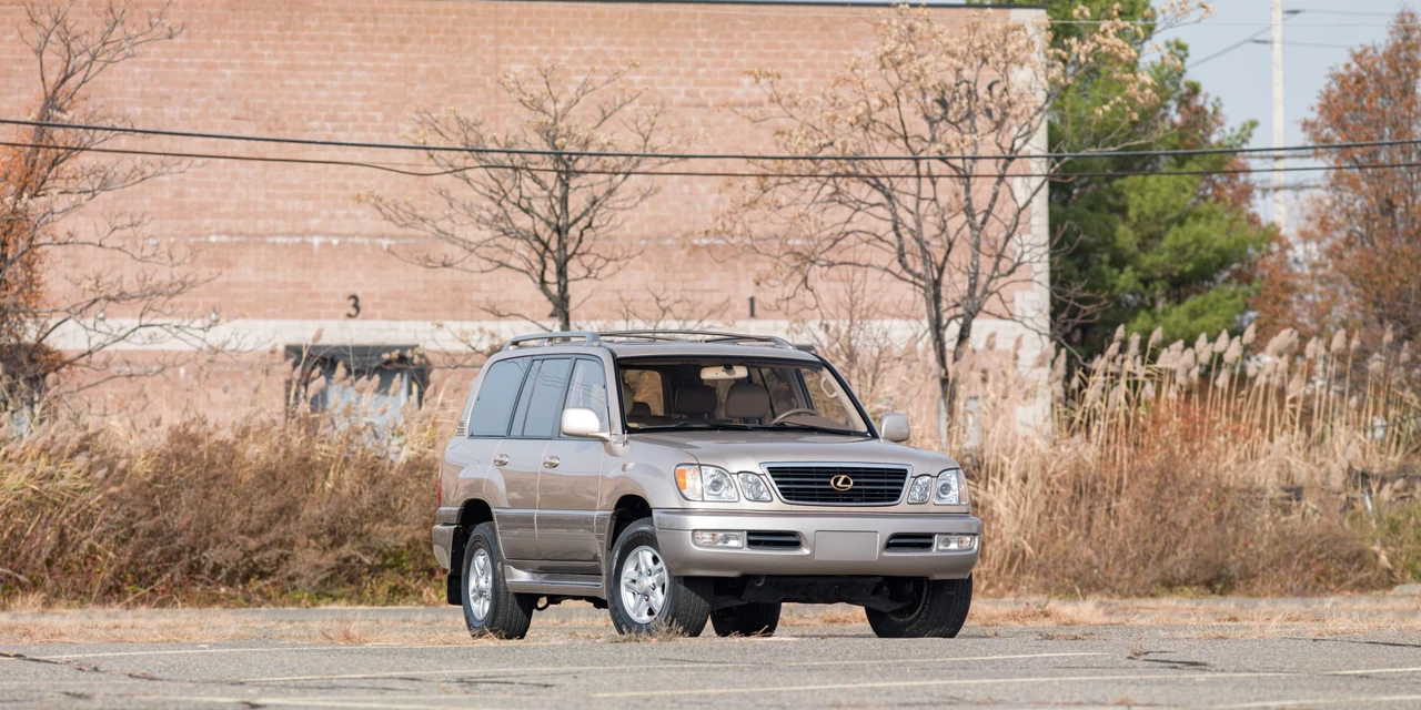 1998 Lexus LX 2nd Gen - Image 22 of 31