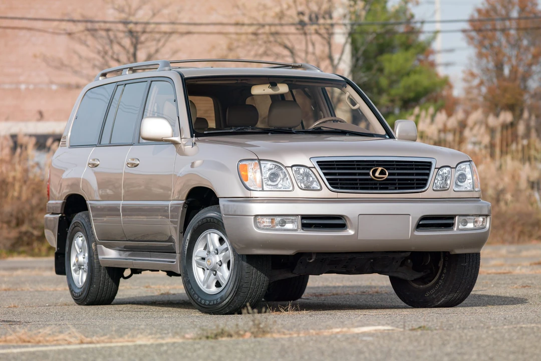 1998 Lexus LX 2nd Gen - Image 25 of 31