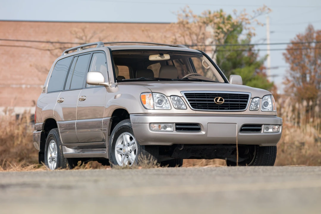 1998 Lexus LX 2nd Gen - Image 24 of 31
