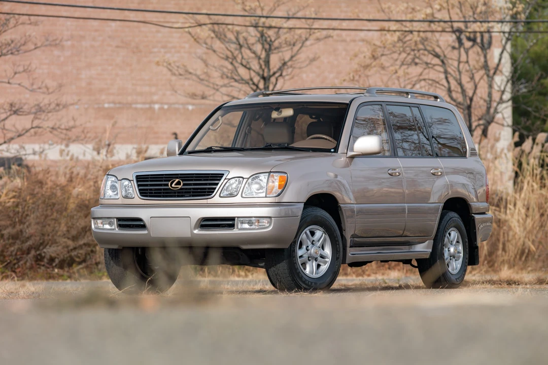 1998 Lexus LX 2nd Gen - Image 4 of 31