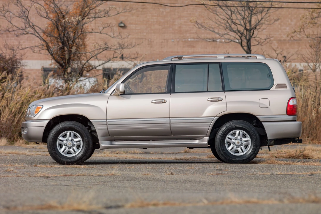1998 Lexus LX 2nd Gen - Image 9 of 31