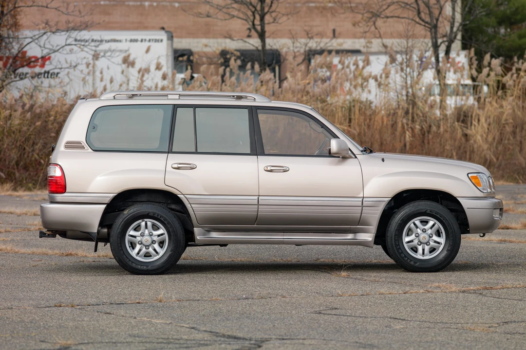 1998 Lexus LX 2nd Gen - Image 20 of 31