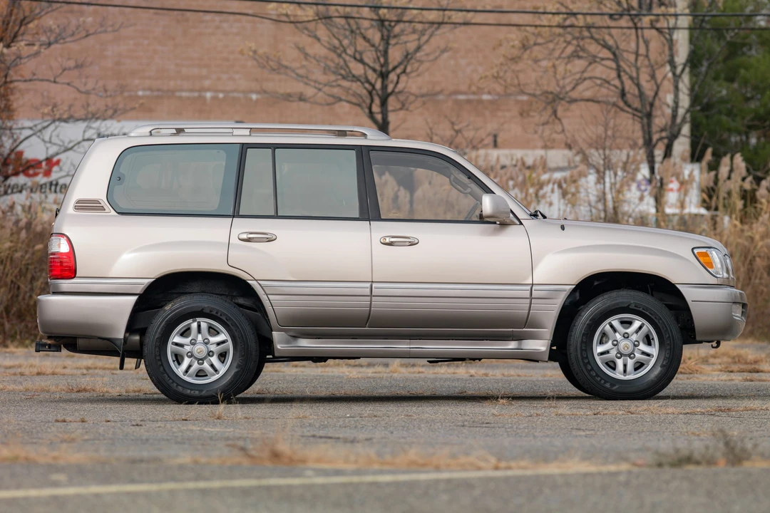 1998 Lexus LX 2nd Gen - Image 21 of 31