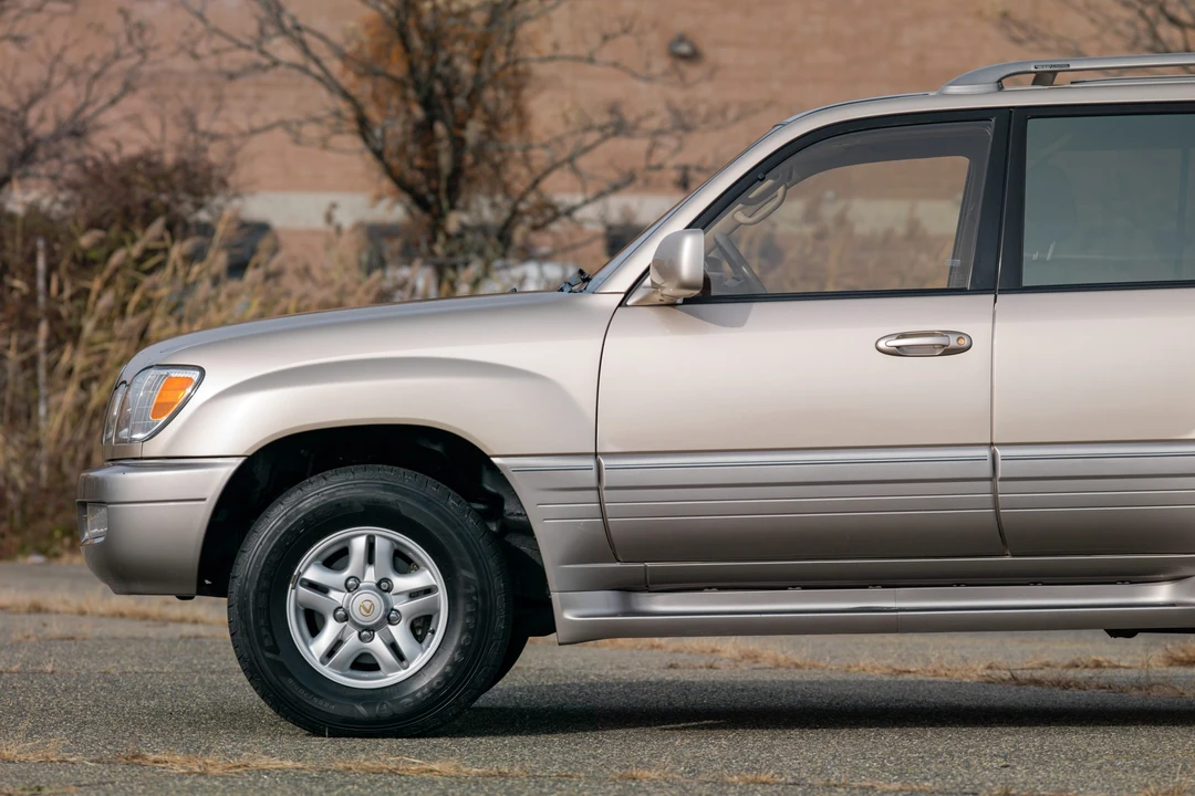 1998 Lexus LX 2nd Gen - Image 30 of 31