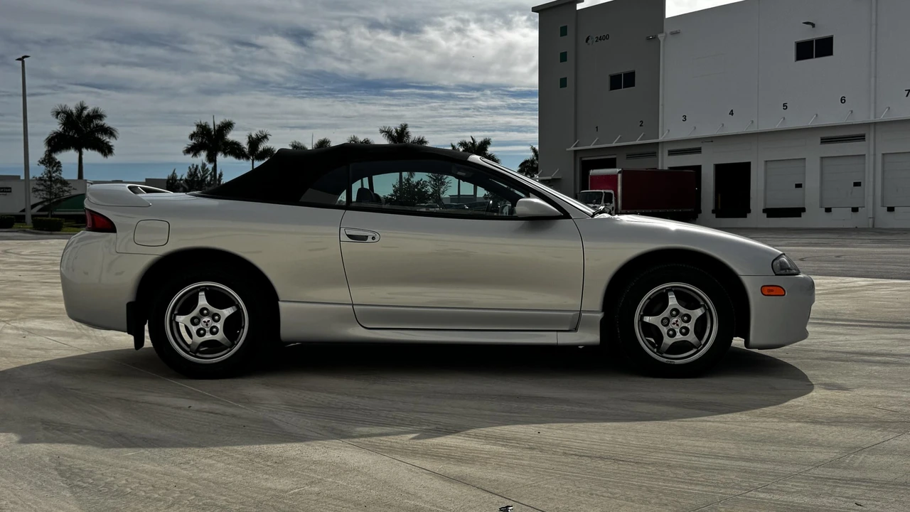 1998 Mitsubishi Eclipse 2nd Gen - Image 27 of 31