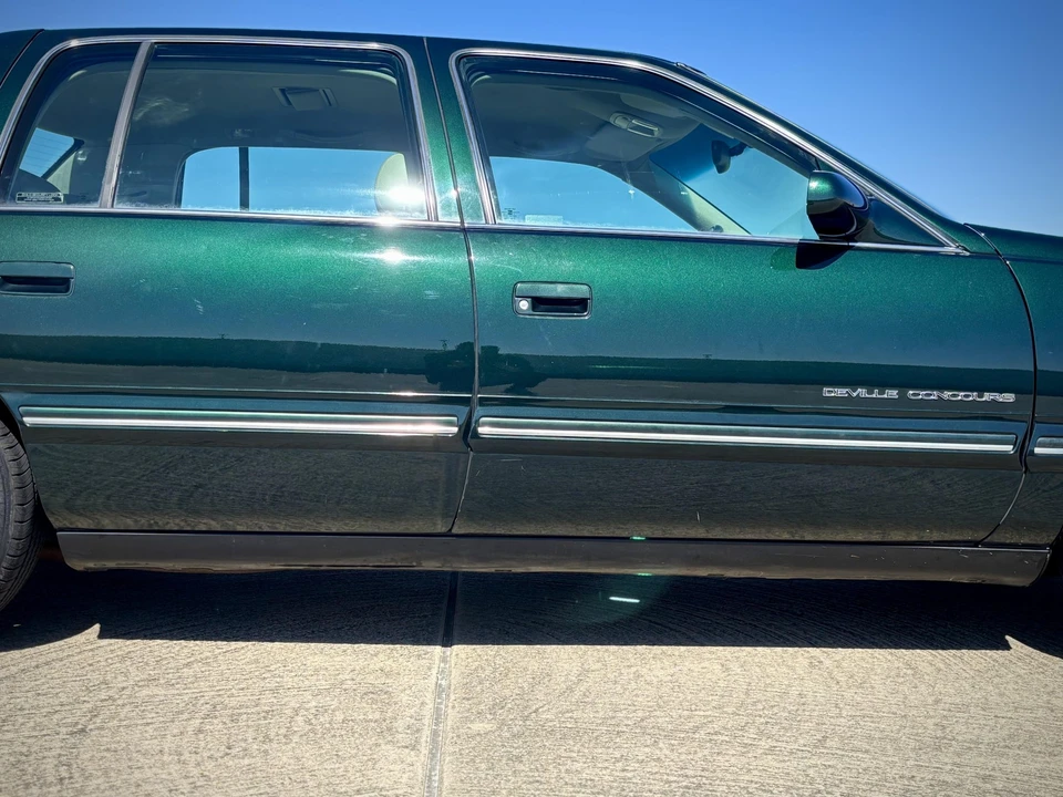 1999 Cadillac DeVille 7th Gen - Image 18 of 31