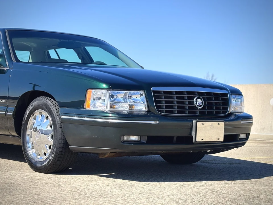 1999 Cadillac DeVille 7th Gen - Image 16 of 31