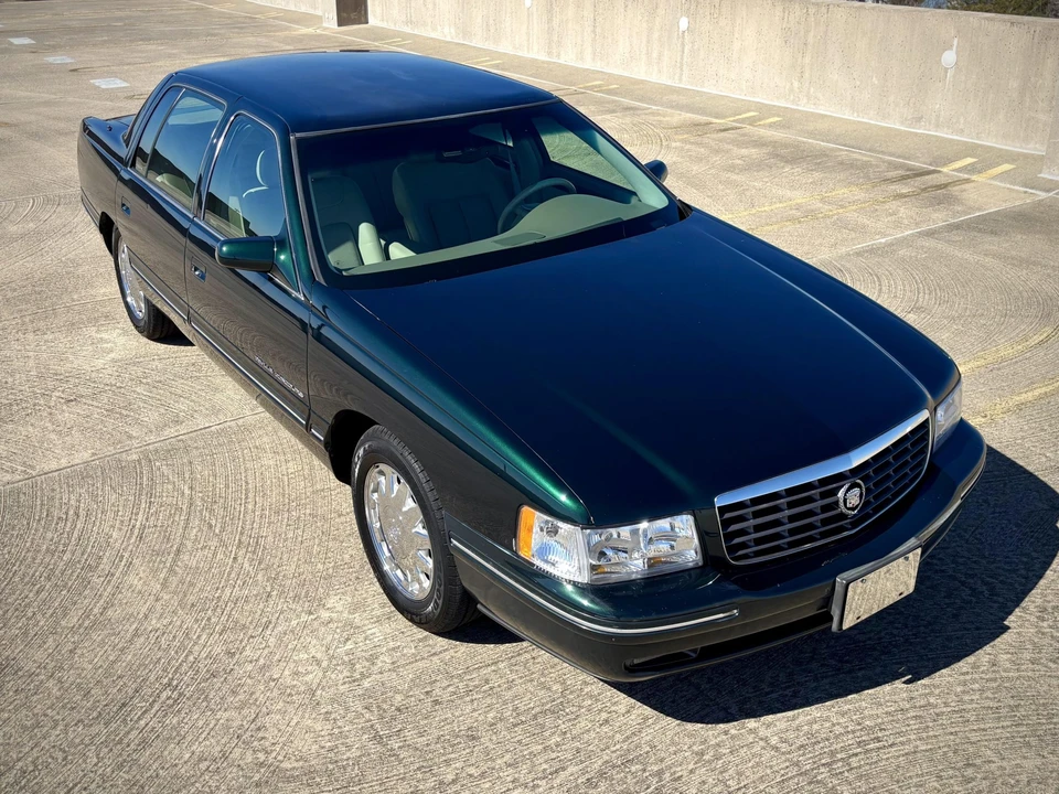 1999 Cadillac DeVille 7th Gen - Image 4 of 31
