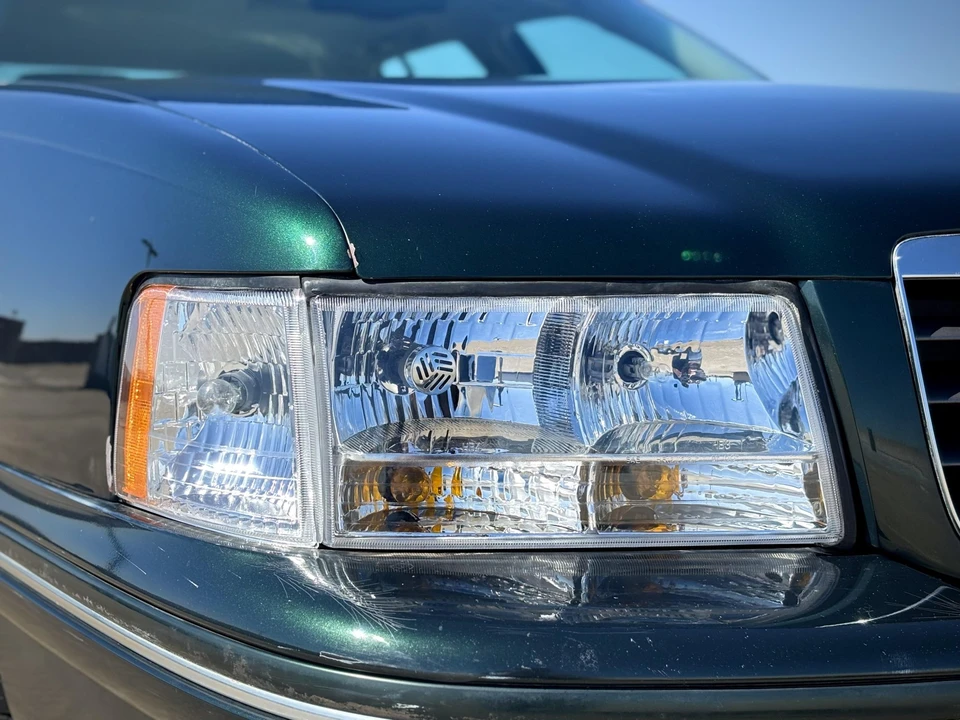 1999 Cadillac DeVille 7th Gen - Image 27 of 31