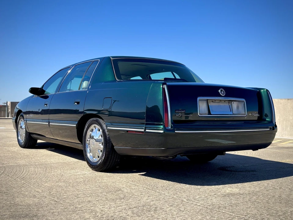 1999 Cadillac DeVille 7th Gen - Image 9 of 31