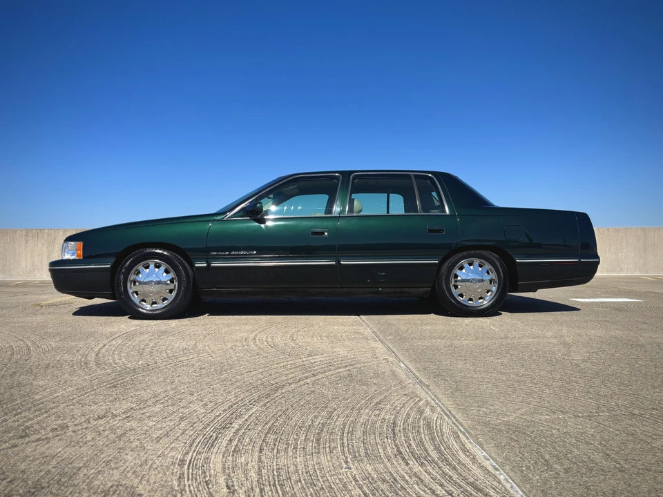 1999 Cadillac DeVille 7th Gen - Image 10 of 31