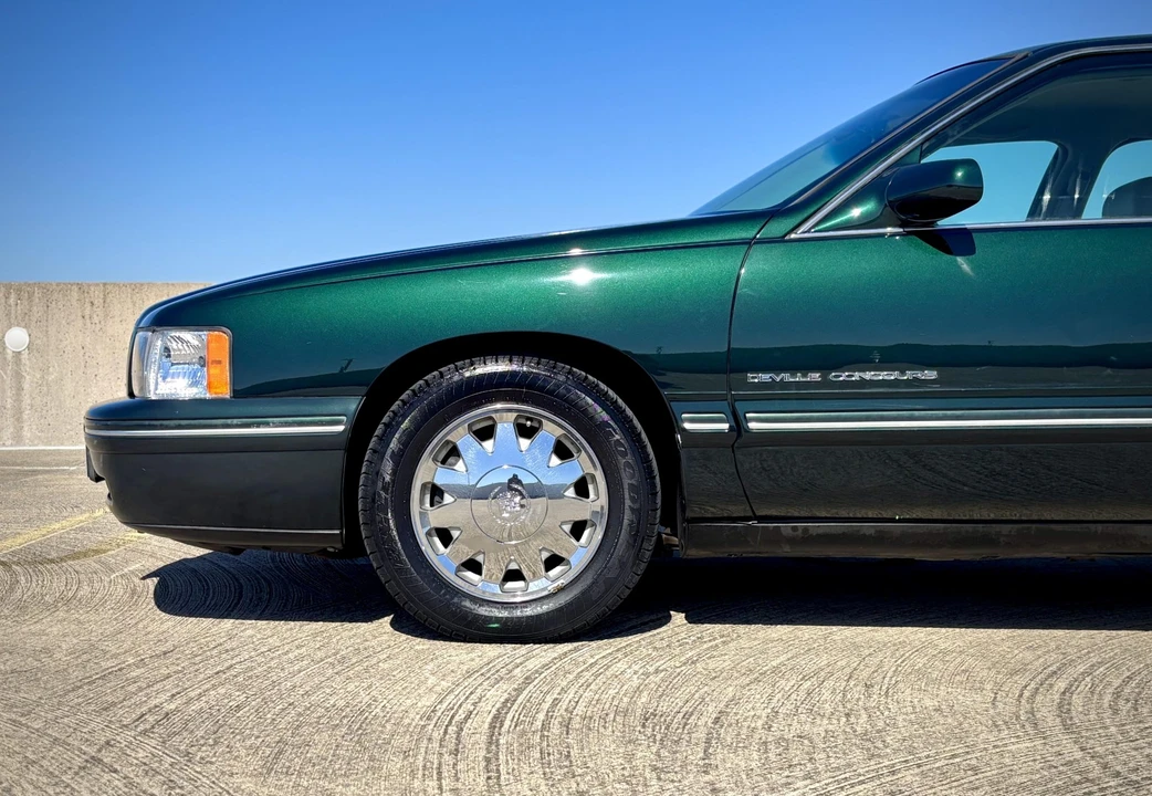 1999 Cadillac DeVille 7th Gen - Image 12 of 31