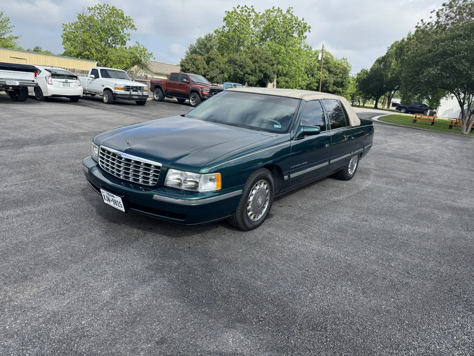 1999 Cadillac DeVille 7th Gen - Image 3 of 31