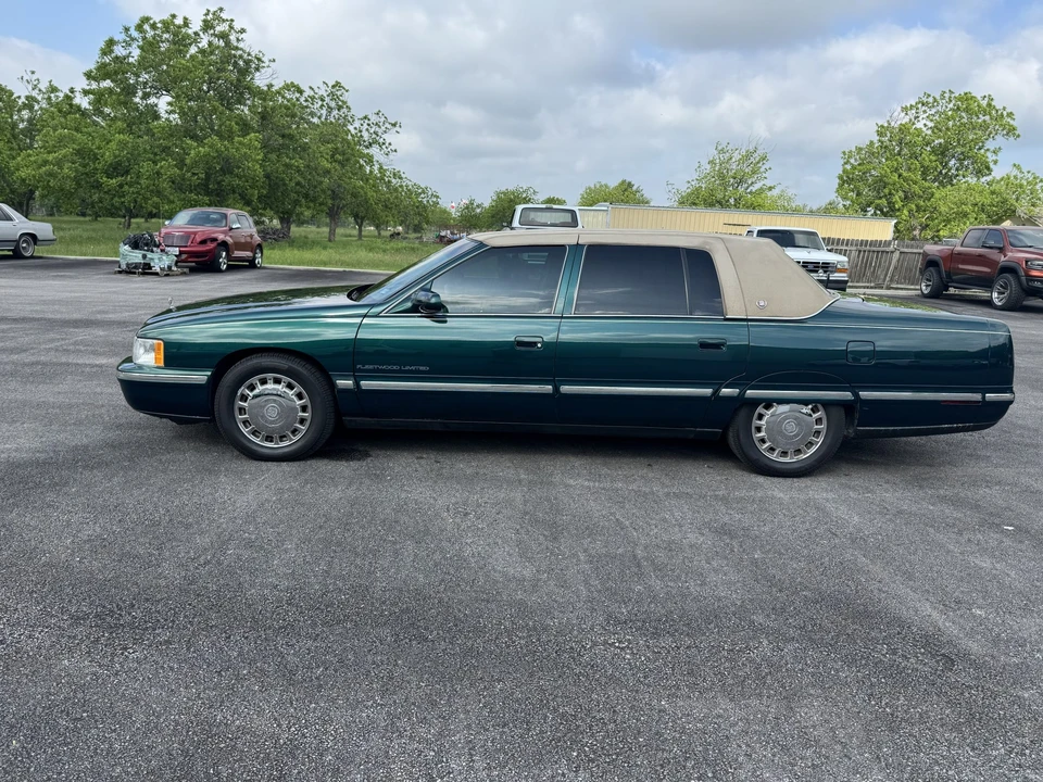 1999 Cadillac DeVille 7th Gen - Image 5 of 31