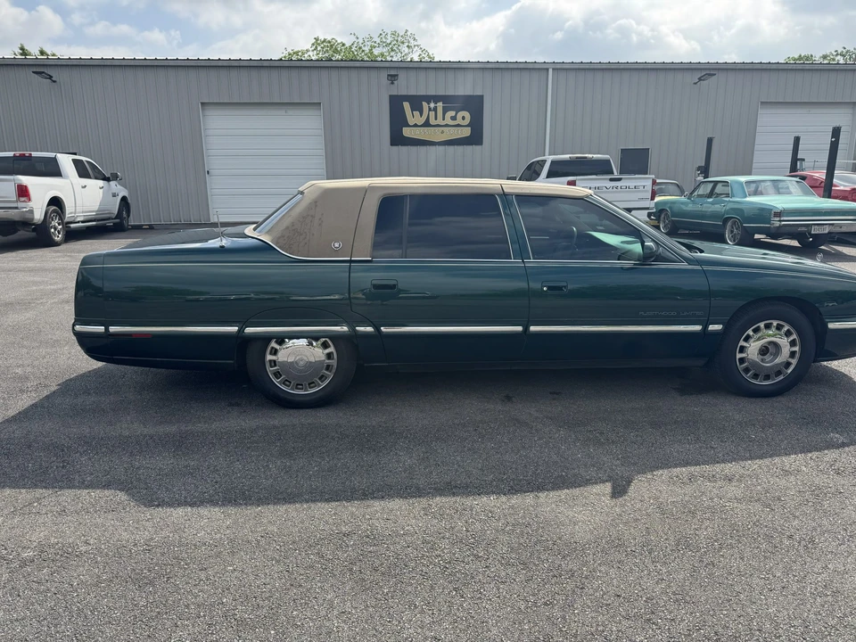 1999 Cadillac DeVille 7th Gen - Image 16 of 31