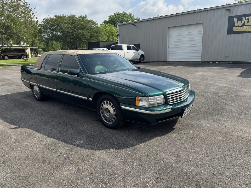 1999 Cadillac DeVille 7th Gen - Image 19 of 31