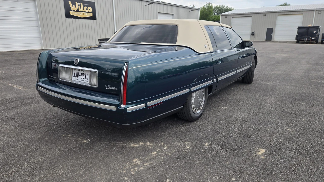 1999 Cadillac DeVille 7th Gen - Image 13 of 31