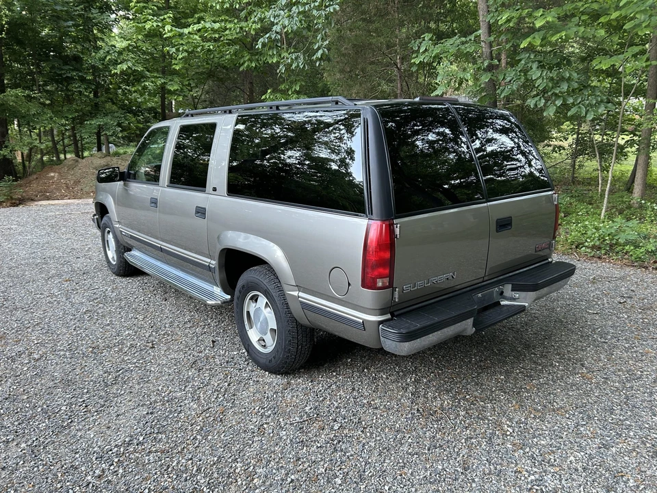 1999 GMC Suburban 8th Gen - Image 15 of 31
