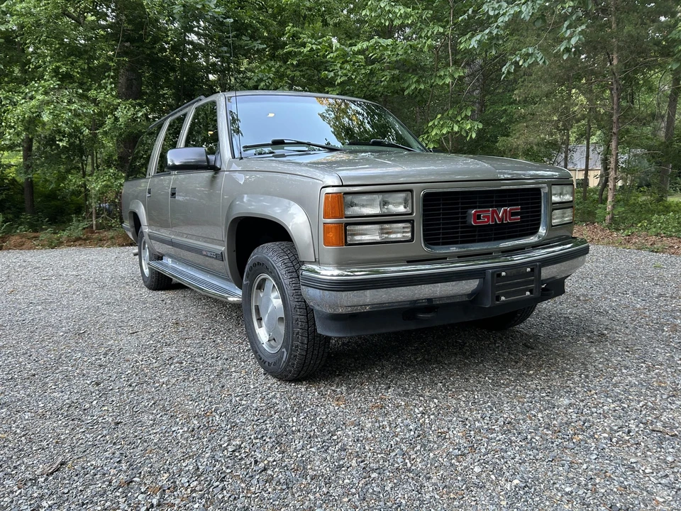 1999 GMC Suburban 8th Gen - Image 6 of 31