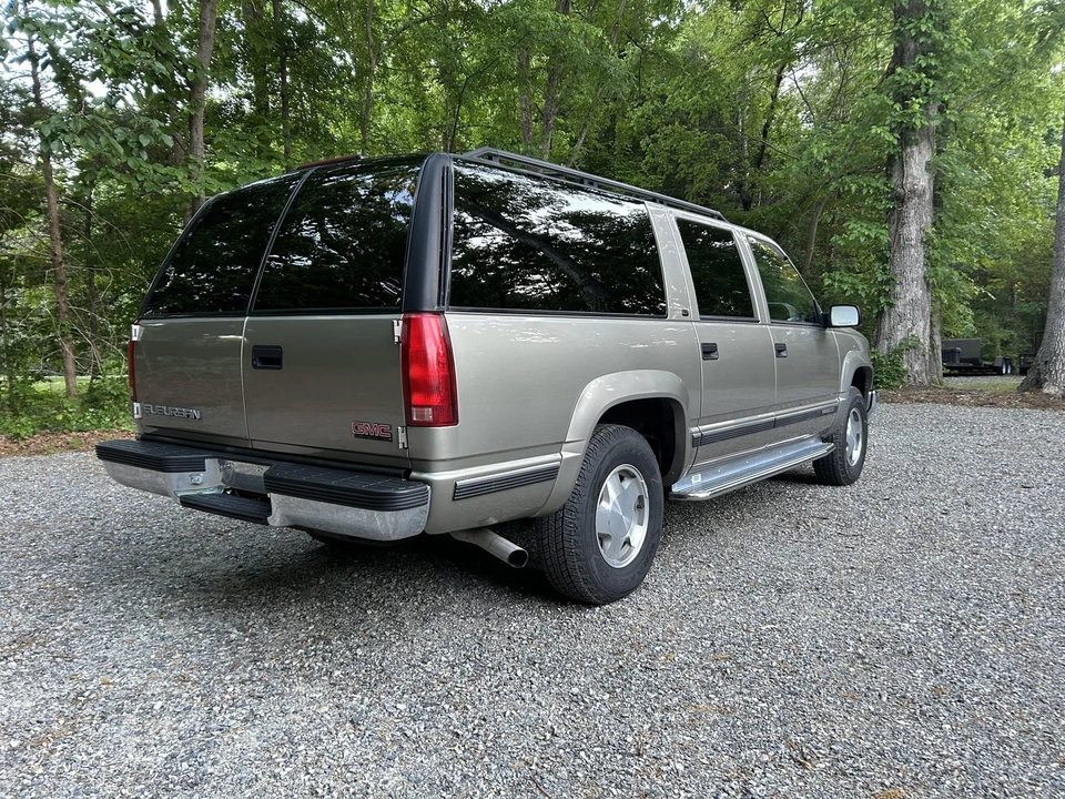 1999 GMC Suburban 8th Gen - Image 11 of 31