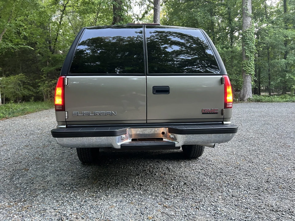 1999 GMC Suburban 8th Gen - Image 12 of 31