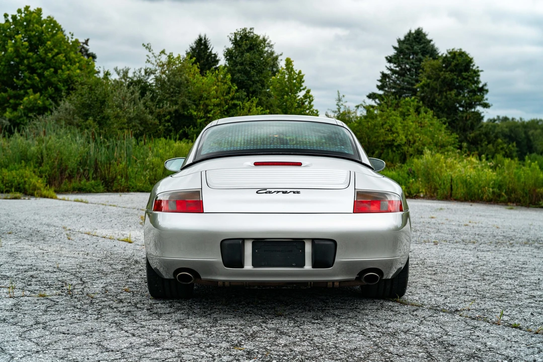 1999 Porsche 996 Carrera - Image 26 of 31