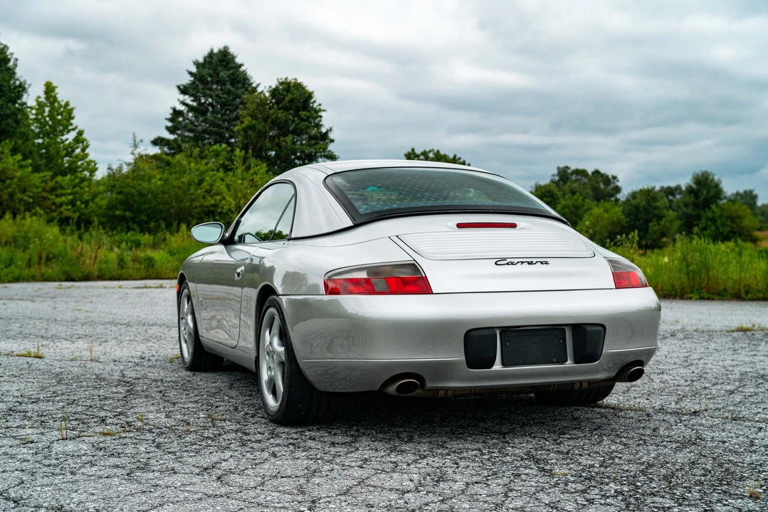 1999 Porsche 996 Carrera - Image 28 of 31
