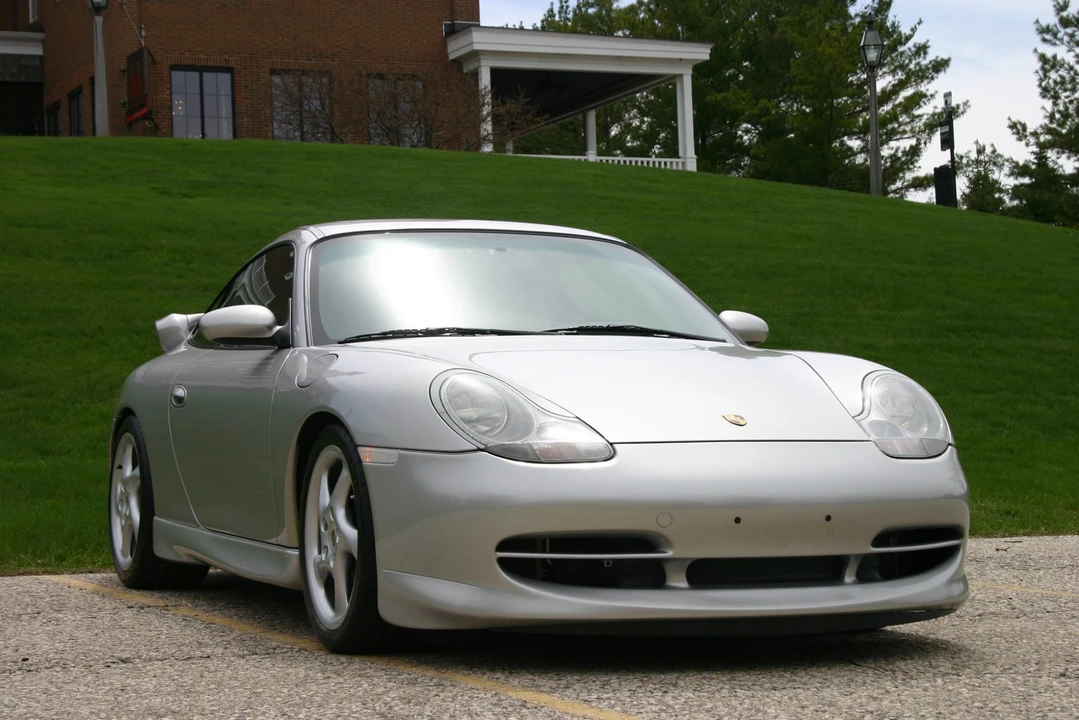 1999 Porsche 996 Carrera - Image 11 of 31