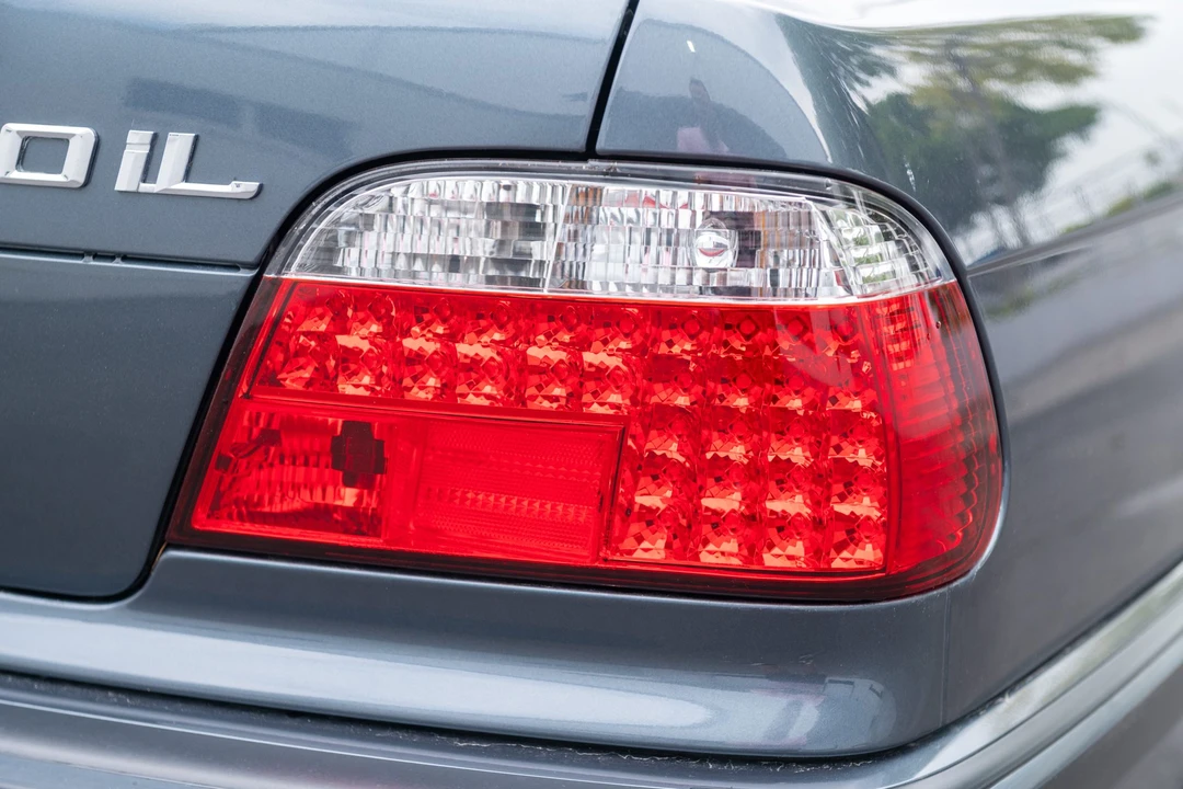 2000 BMW E38 7 Series - Image 30 of 31