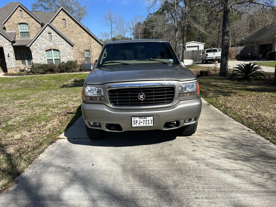 2000 Cadillac Escalade 1st Gen - Image 17 of 31
