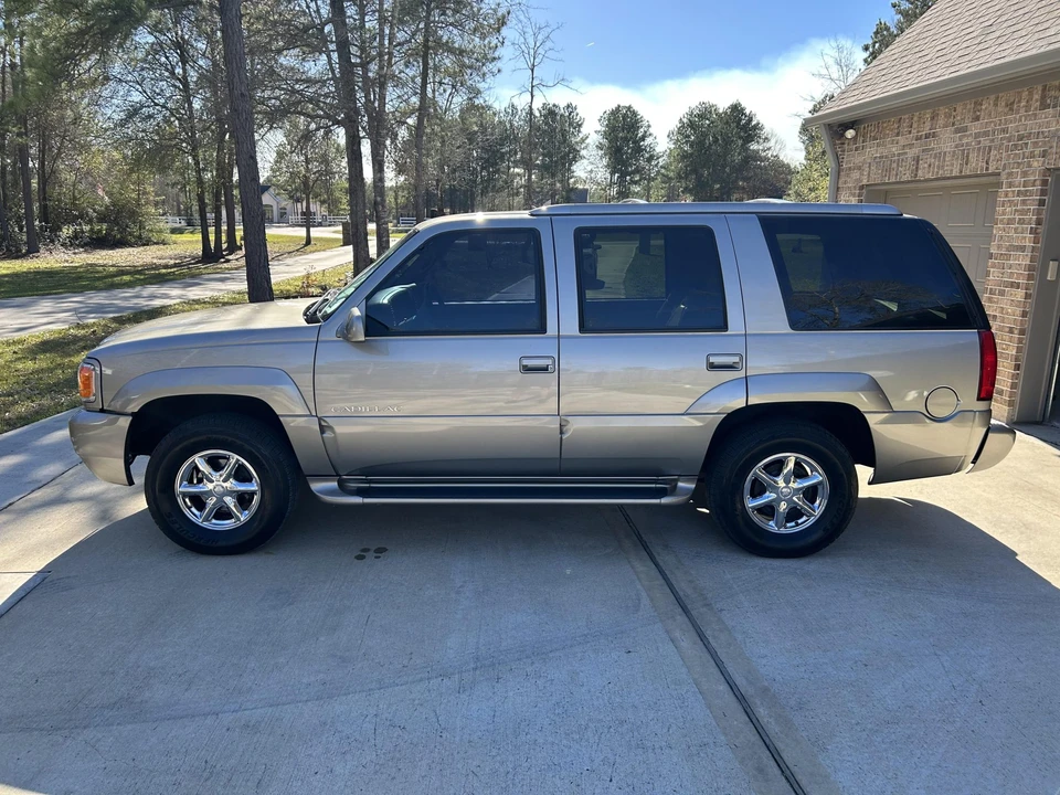 2000 Cadillac Escalade 1st Gen - Image 14 of 31