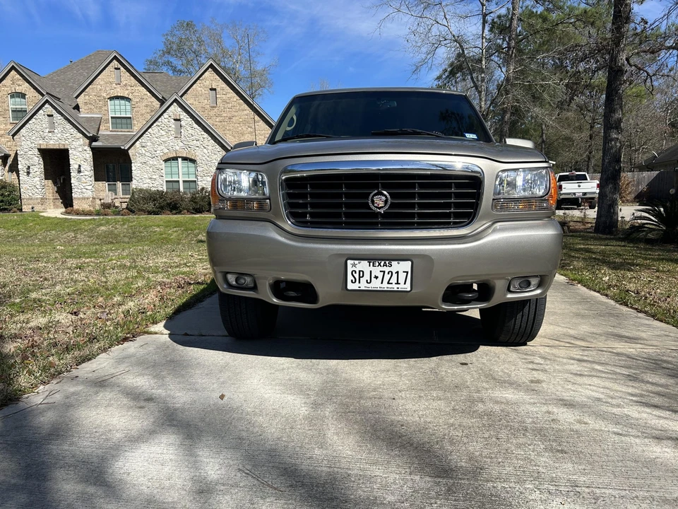 2000 Cadillac Escalade 1st Gen - Image 18 of 31