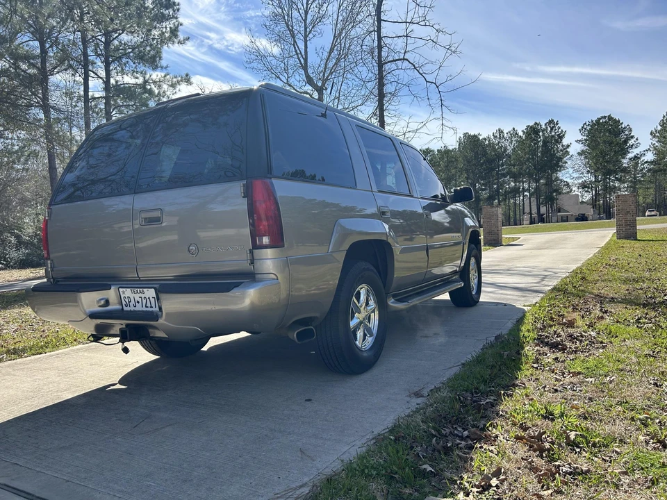 2000 Cadillac Escalade 1st Gen - Image 23 of 31