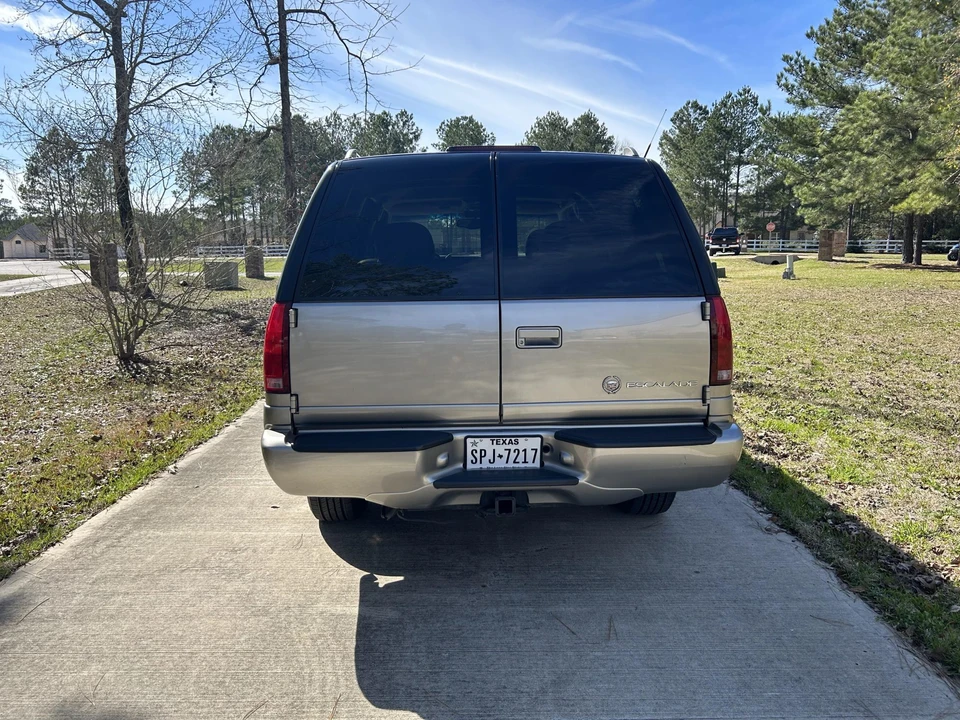 2000 Cadillac Escalade 1st Gen - Image 26 of 31