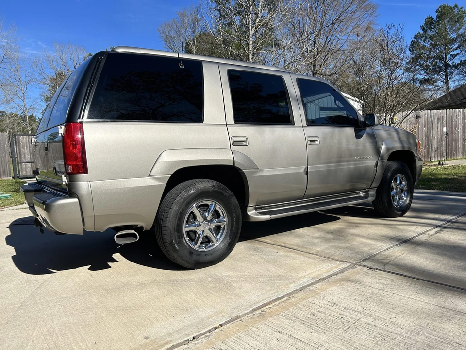2000 Cadillac Escalade 1st Gen - Image 8 of 31