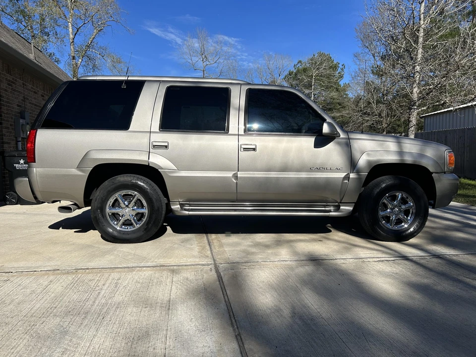 2000 Cadillac Escalade 1st Gen - Image 7 of 31