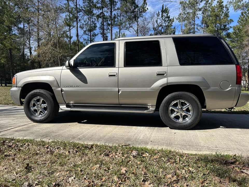 2000 Cadillac Escalade 1st Gen - Image 29 of 31