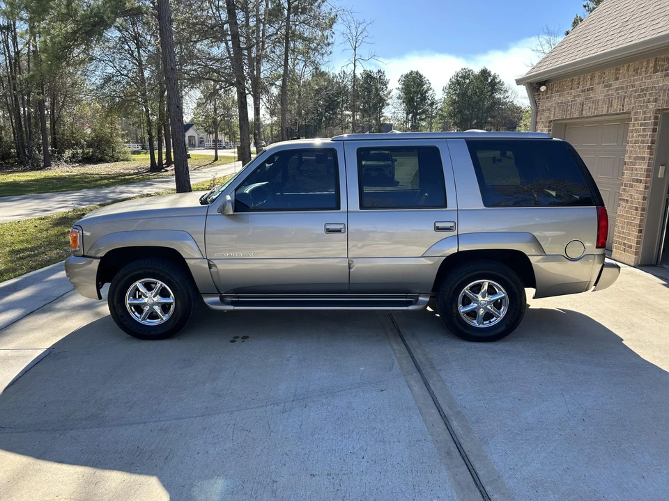 2000 Cadillac Escalade 1st Gen - Image 15 of 31