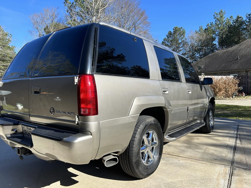2000 Cadillac Escalade 1st Gen - Image 24 of 31