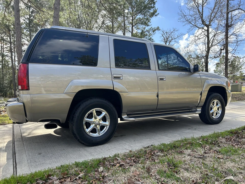 2000 Cadillac Escalade 1st Gen - Image 22 of 31