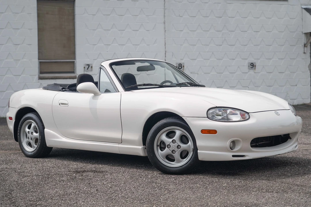 2000 Mazda NB MX-5 Miata - Image 9 of 31