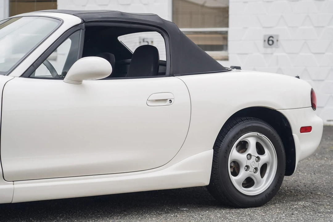2000 Mazda NB MX-5 Miata - Image 21 of 31
