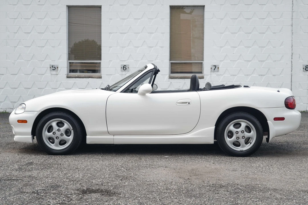 2000 Mazda NB MX-5 Miata - Image 3 of 31