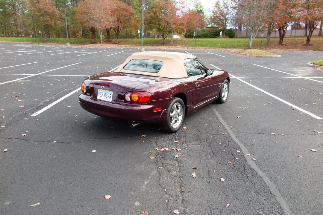 2000 Mazda NB MX-5 Miata - Image 4 of 31